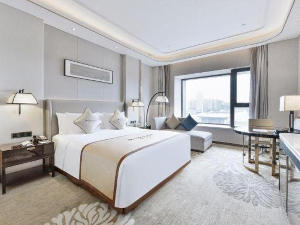 Wyndham Grand Plaza Royale Huayu Chongqing Hotel Exterior photo