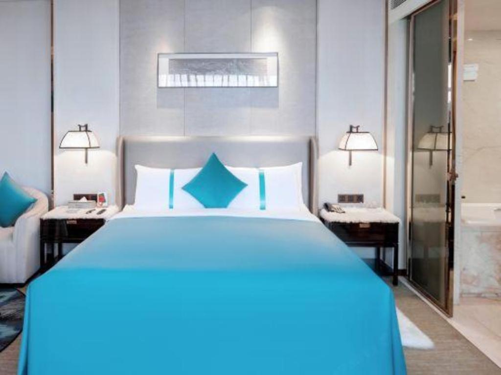 Wyndham Grand Plaza Royale Huayu Chongqing Hotel Exterior photo