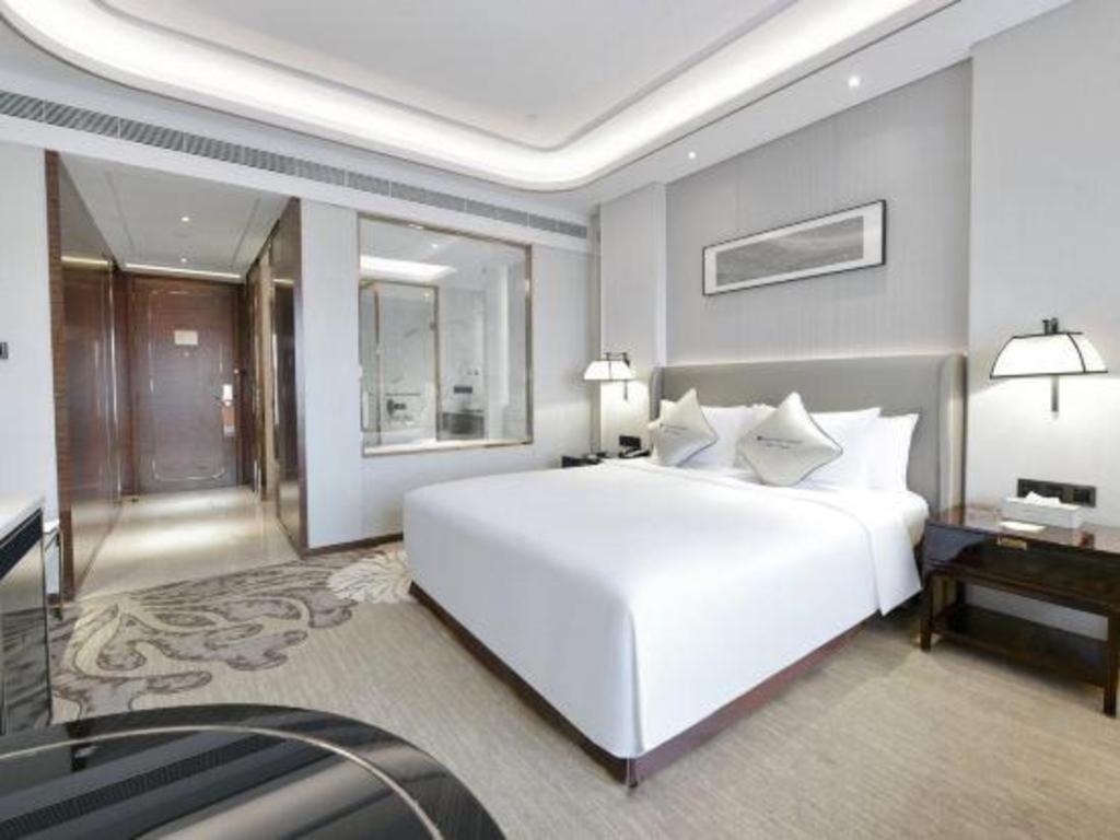 Wyndham Grand Plaza Royale Huayu Chongqing Hotel Exterior photo