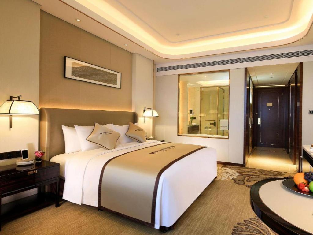 Wyndham Grand Plaza Royale Huayu Chongqing Hotel Exterior photo